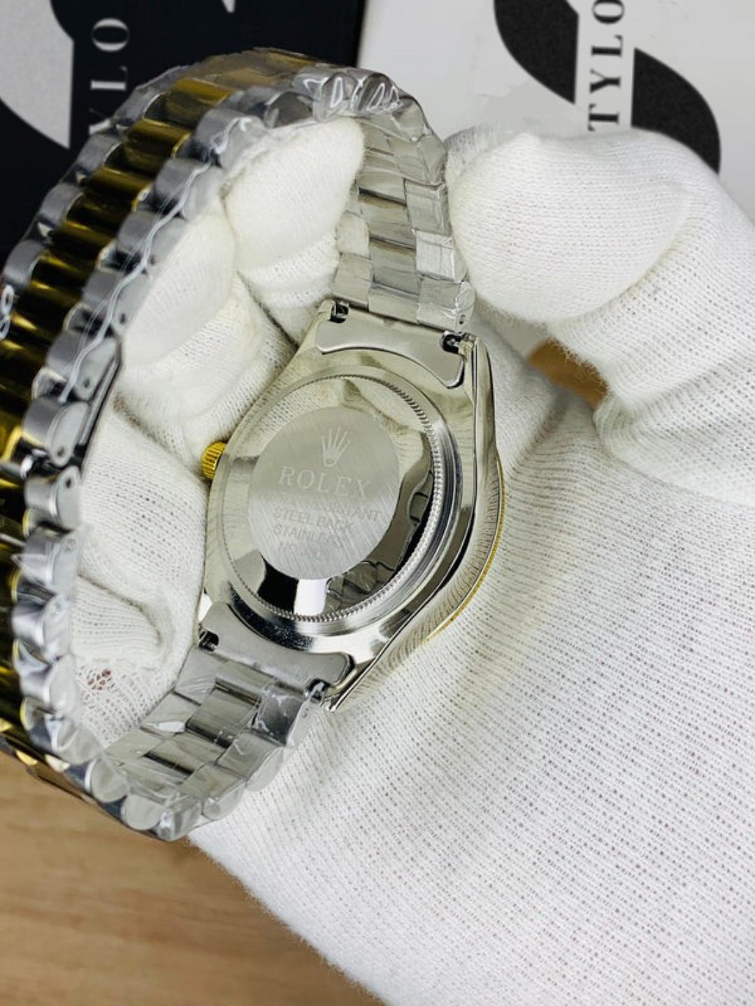 Day&Date Roman Model (Two Tone Gold)